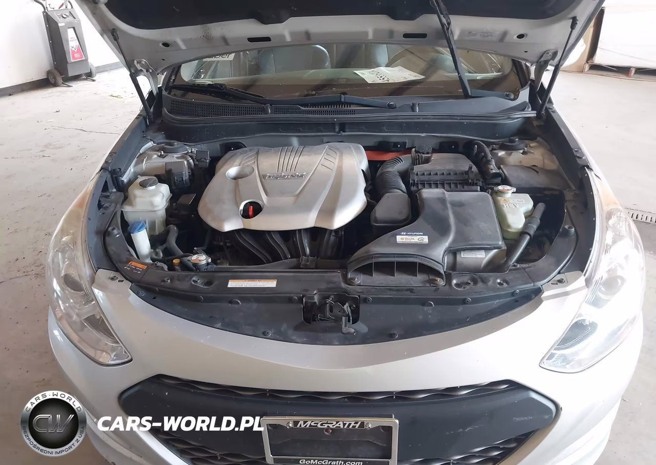 2015 Hyundai Sonata Hybrid Limited VIN:KMHEC4A4XFA122580 - 10