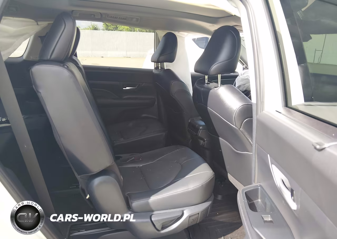 2024 Toyota Grand Highlander Xle VIN:5TDAAAB5XRS054190 - 8