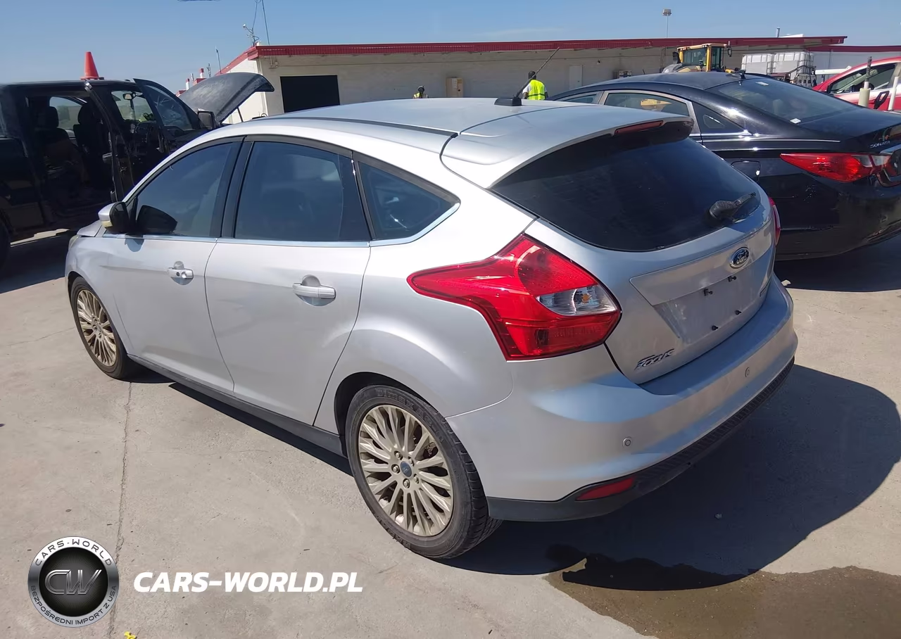 2012 Ford Focus Titanium VIN:1FAHP3N29CL342694 - 3
