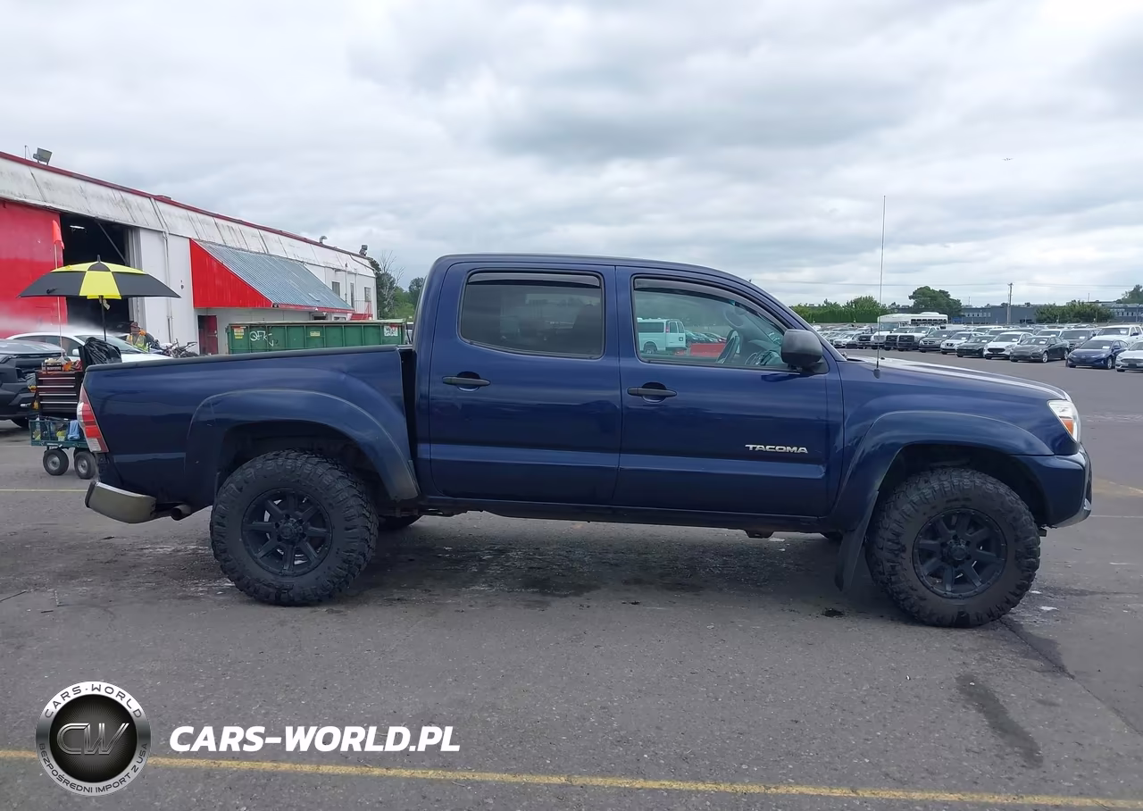 2013 Toyota Tacoma Base V6 VIN:3TMLU4EN4DM111036 - 13