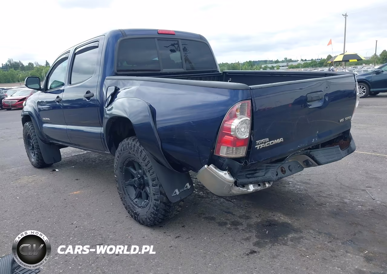 2013 Toyota Tacoma Base V6 VIN:3TMLU4EN4DM111036 - 3