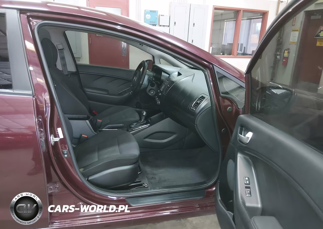 2018 Kia Forte Lx VIN:3KPFK4A71JE274369 - 5