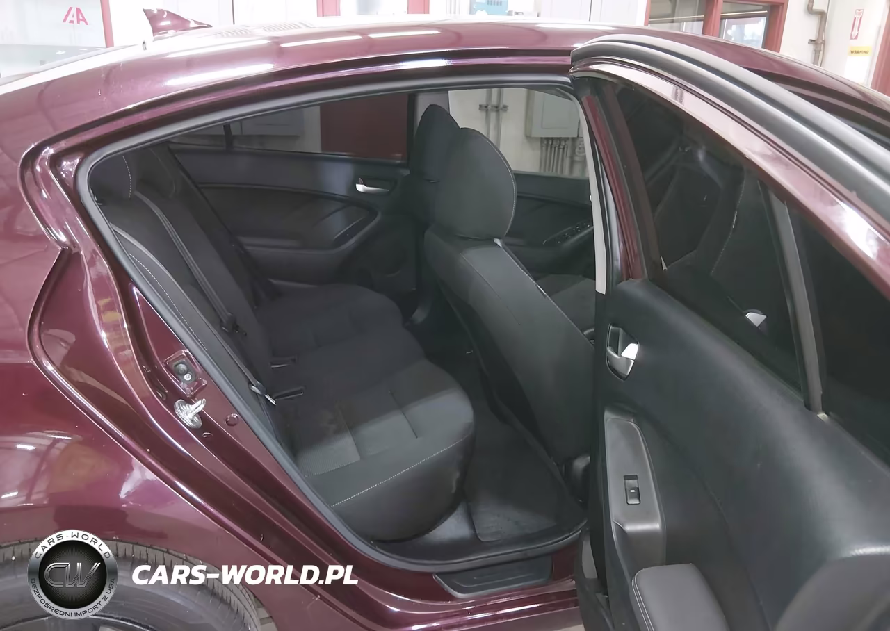 2018 Kia Forte Lx VIN:3KPFK4A71JE274369 - 8