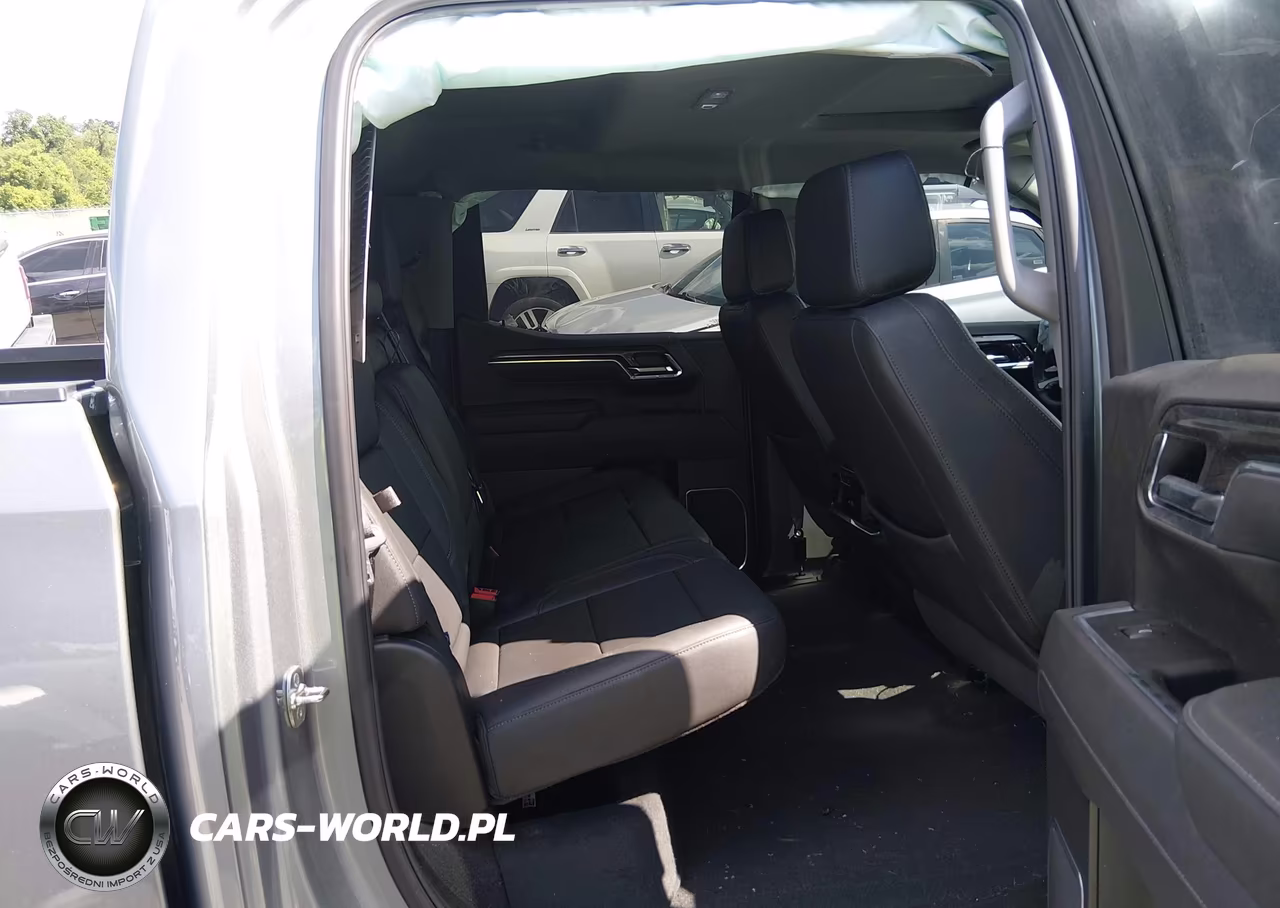 2025 Chevrolet Silverado 1500 VIN:3GCUKGE8XSG258270 - 8