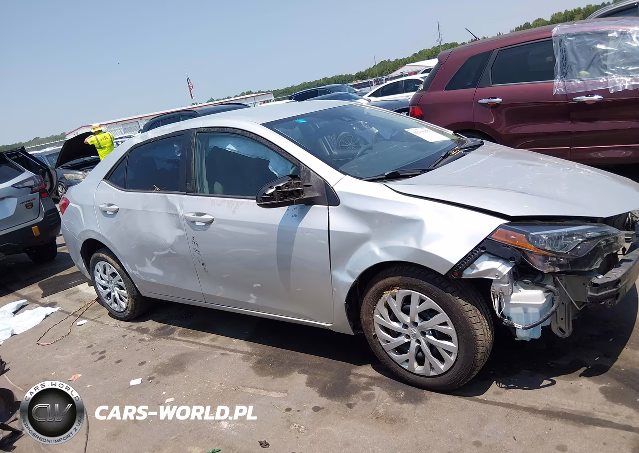 2018 Toyota Corolla Le VIN:5YFBURHE1JP791227 - 14