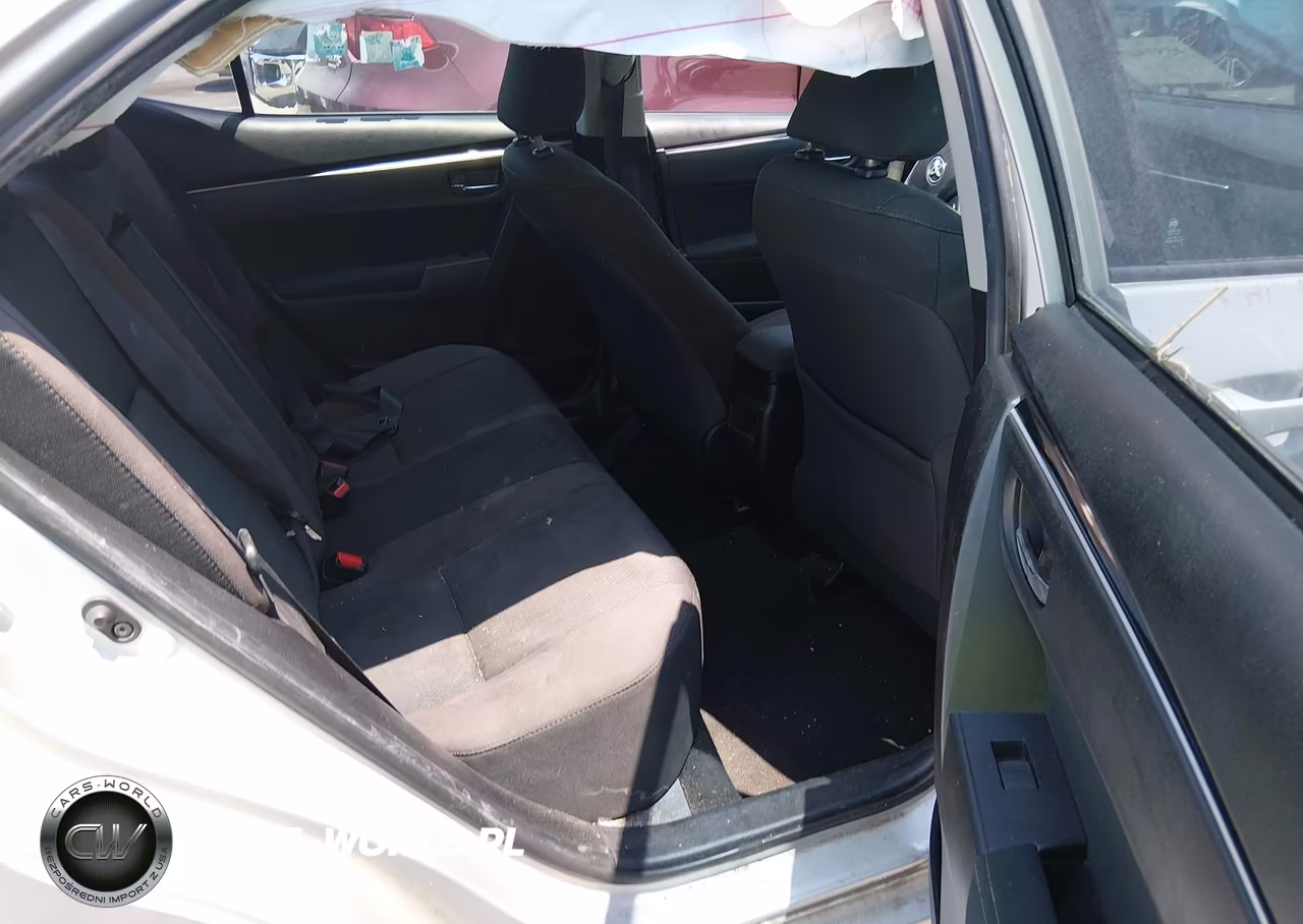 2018 Toyota Corolla Le VIN:5YFBURHE1JP791227 - 8