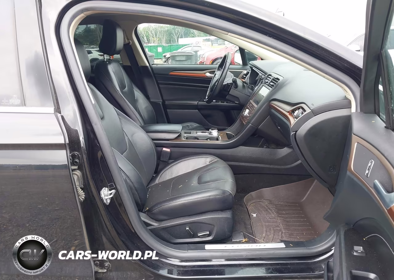 2020 Ford Fusion Titanium VIN:3FA6P0D99LR203879 - 5