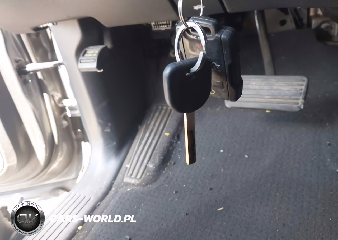 2019 Chevrolet Tahoe Ls VIN:1GNSCAKC2KR235230 - 11