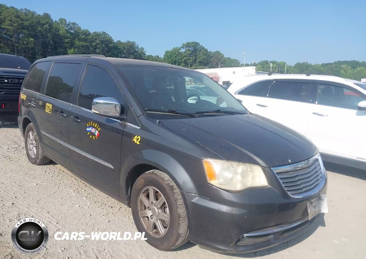 2011 Chrysler Town & Country Touring-L