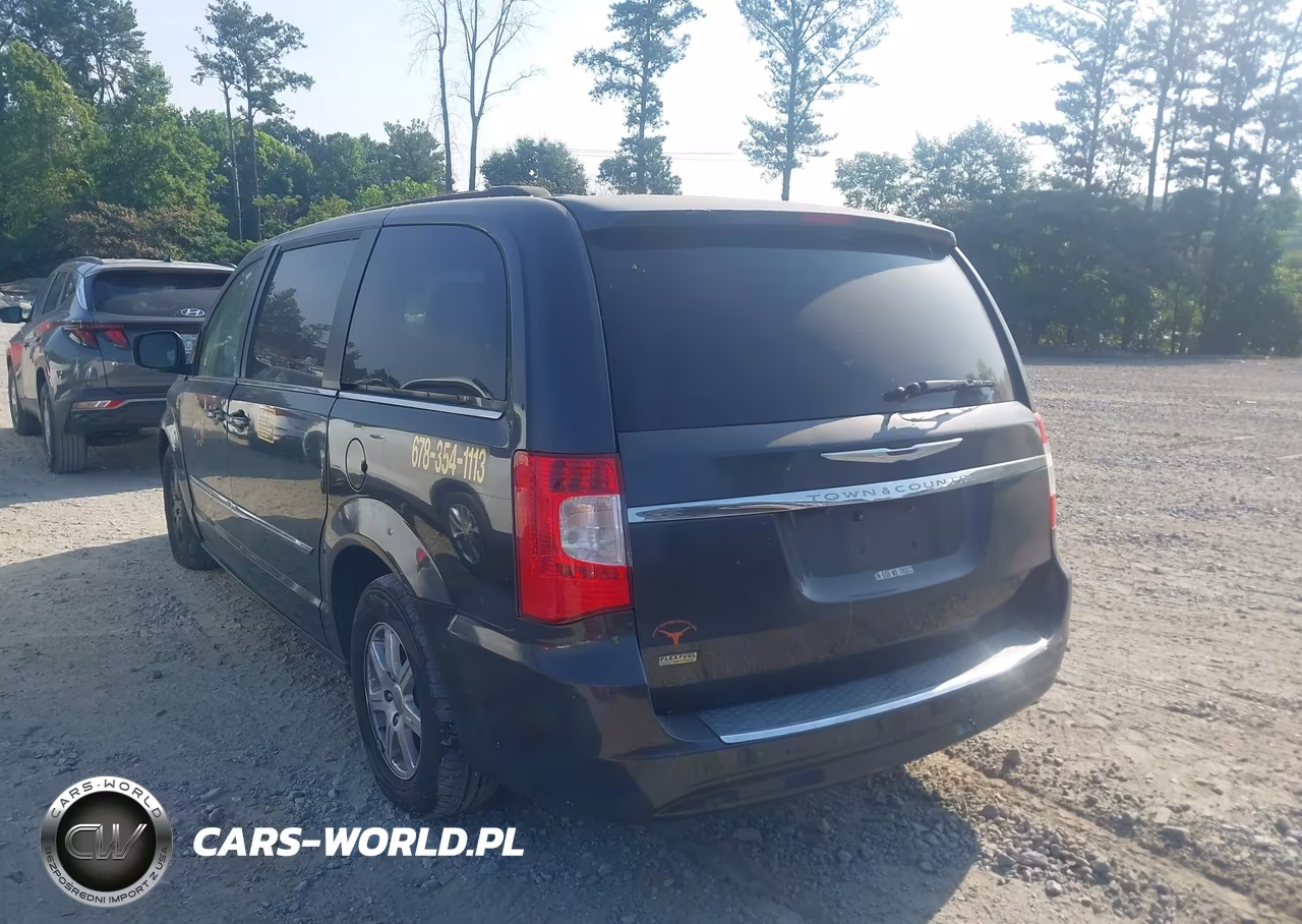 2011 Chrysler Town & Country Touring-L VIN:2A4RR8DG8BR796762 - 3