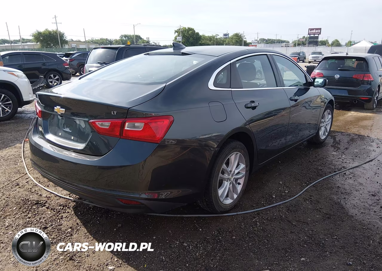 2018 Chevrolet Malibu Lt VIN:1G1ZD5ST0JF254363 - 4