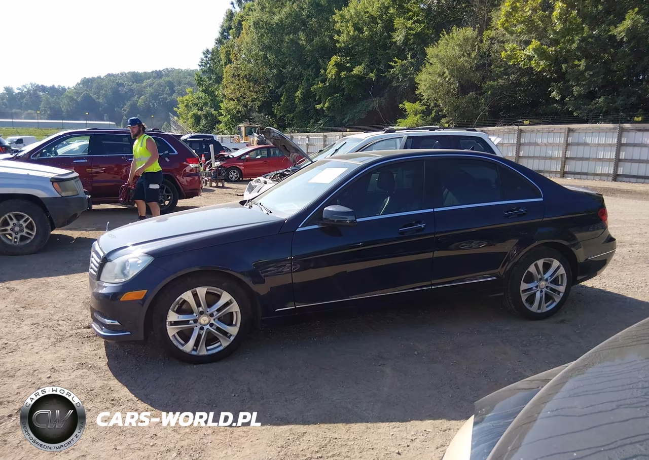 2014 Mercedes-Benz C 300 Luxury 4Matic VIN:WDDGF8AB3ER307215 - 14