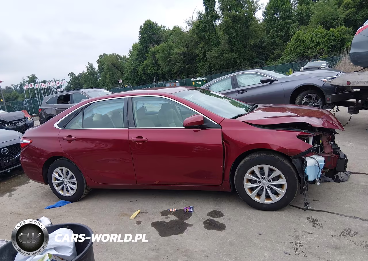 2015 Toyota Camry Le VIN:4T1BF1FK5FU929071 - 14