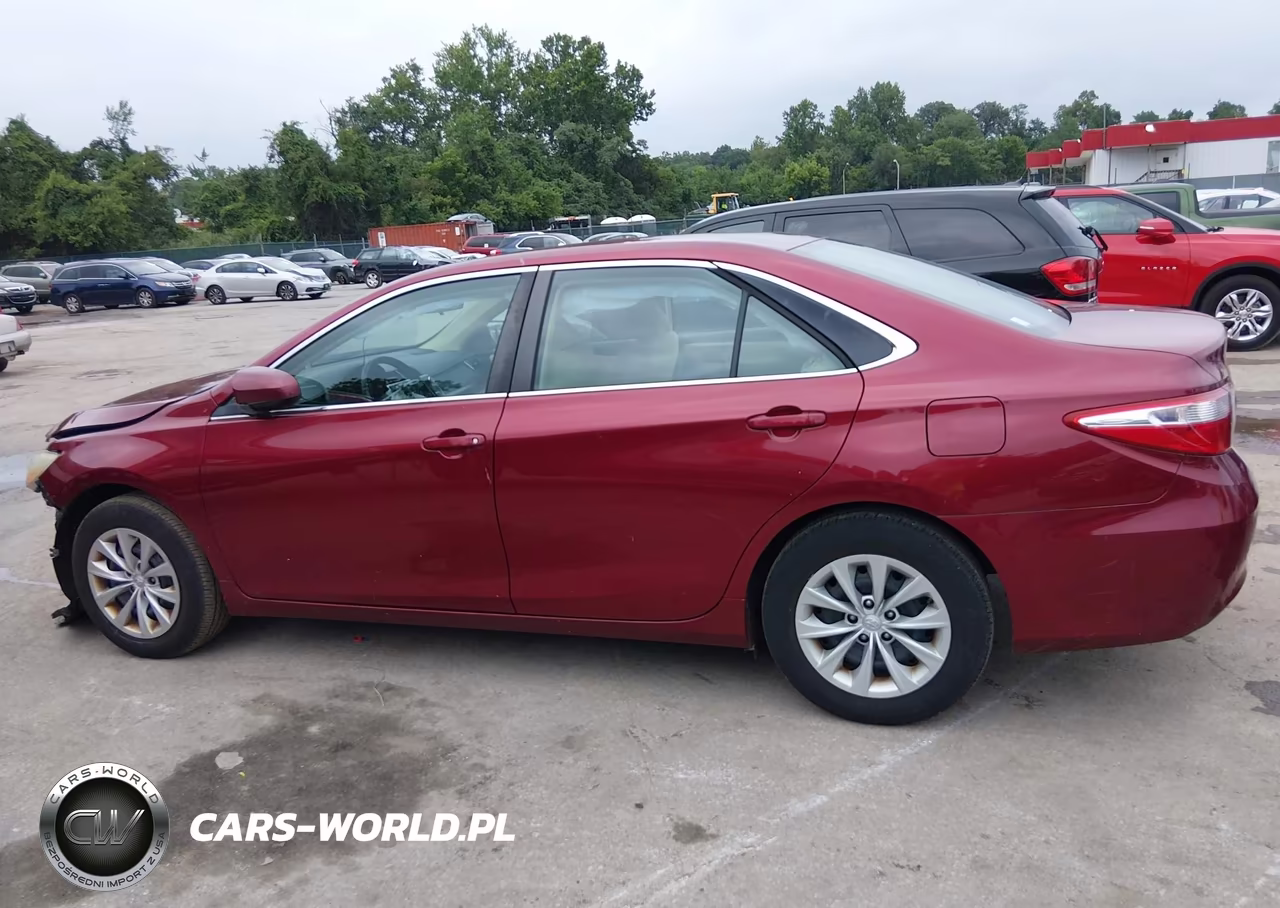 2015 Toyota Camry Le VIN:4T1BF1FK5FU929071 - 15