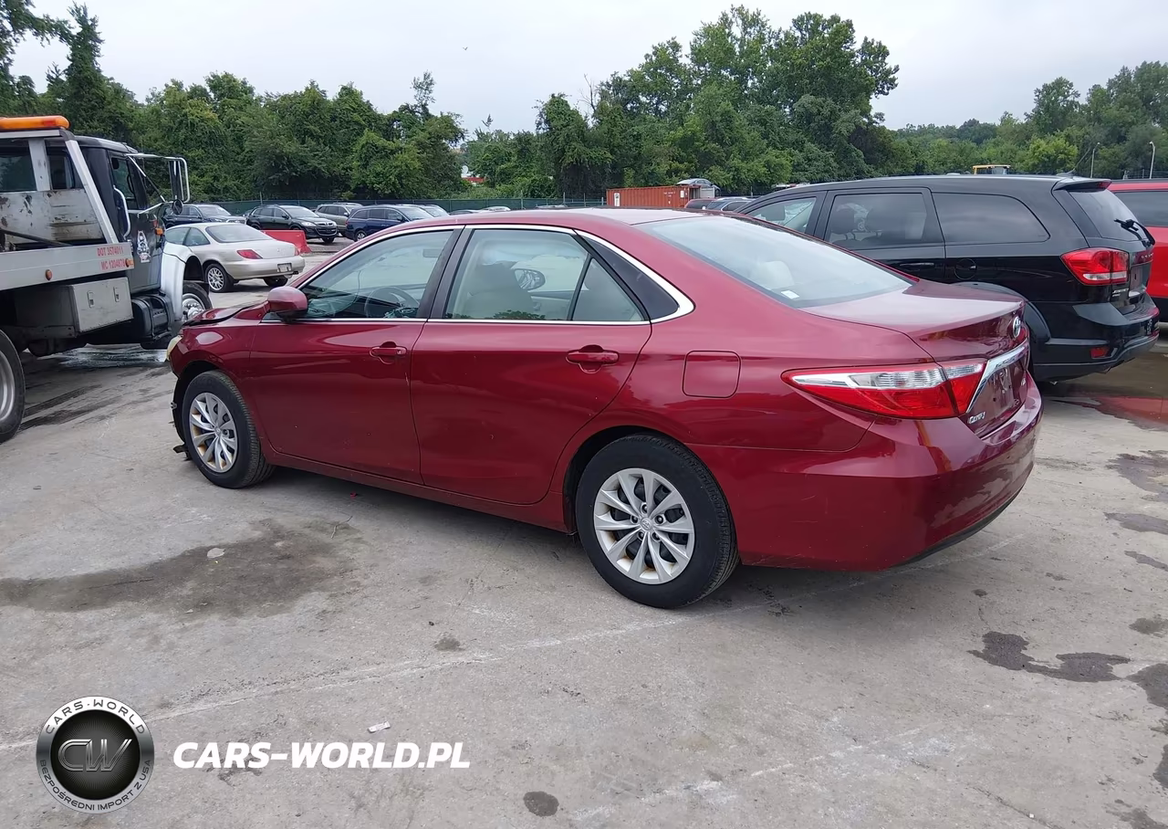 2015 Toyota Camry Le VIN:4T1BF1FK5FU929071 - 3