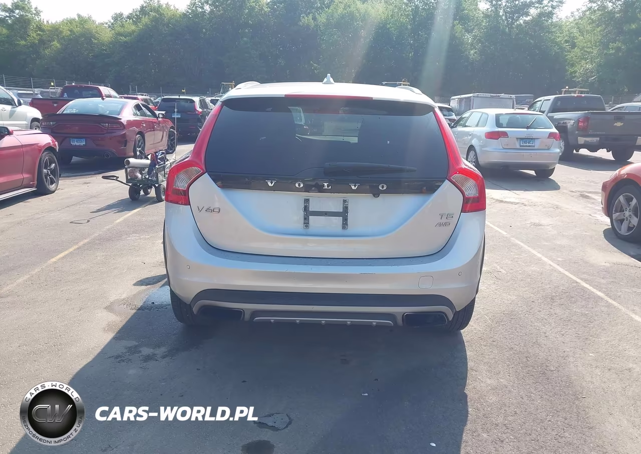 2016 Volvo V60 Cross Country T5 VIN:YV4612HK0G1013244 - 16