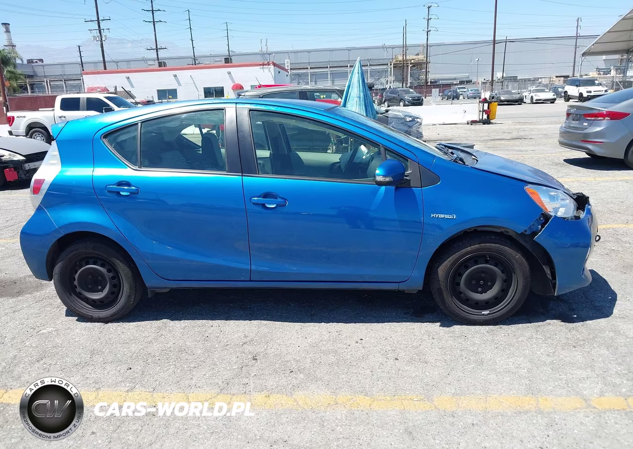 2014 Toyota Prius C One VIN:JTDKDTB35E1565819 - 13