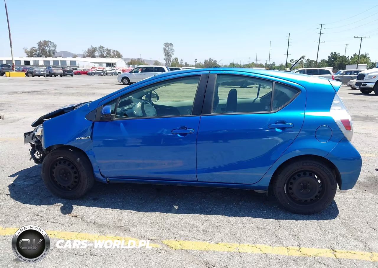 2014 Toyota Prius C One VIN:JTDKDTB35E1565819 - 14