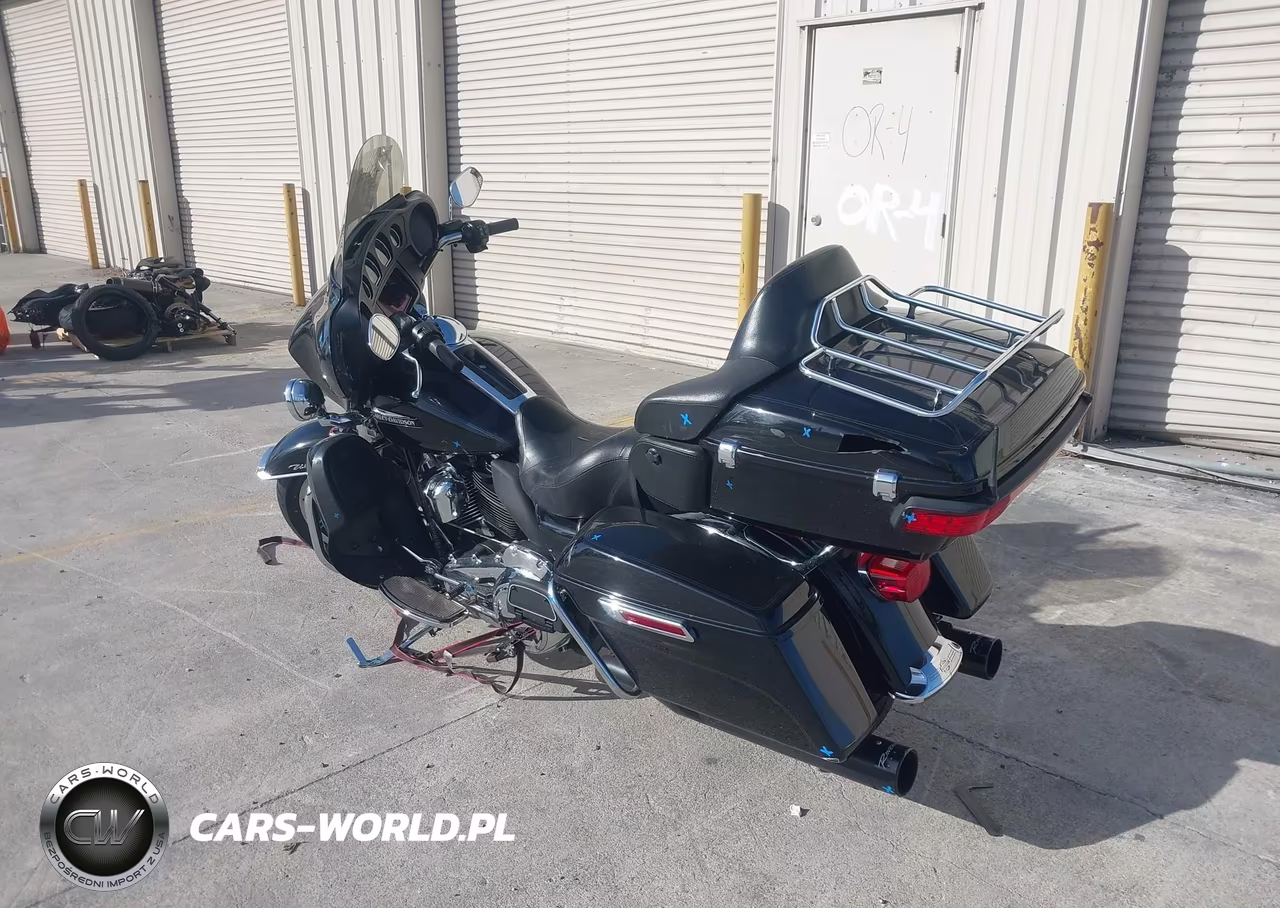 2019 Harley-Davidson Flhtcu VIN:1HD1FCC31KB676151 - 3
