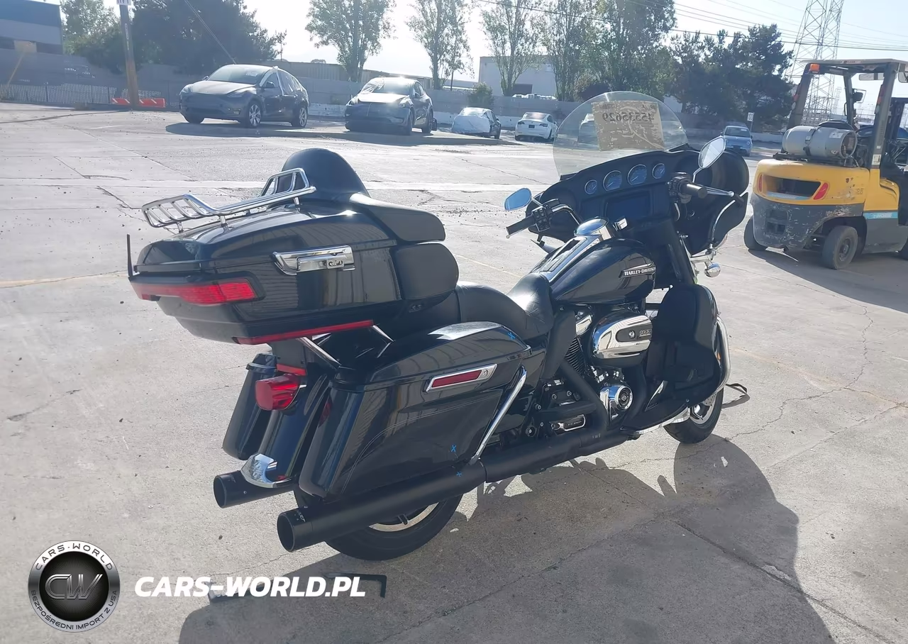 2019 Harley-Davidson Flhtcu VIN:1HD1FCC31KB676151 - 4