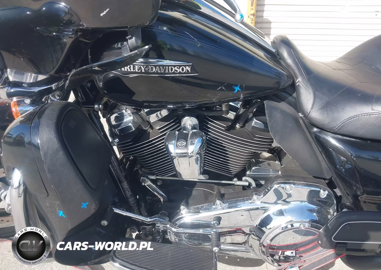 2019 Harley-Davidson Flhtcu VIN:1HD1FCC31KB676151 - 9