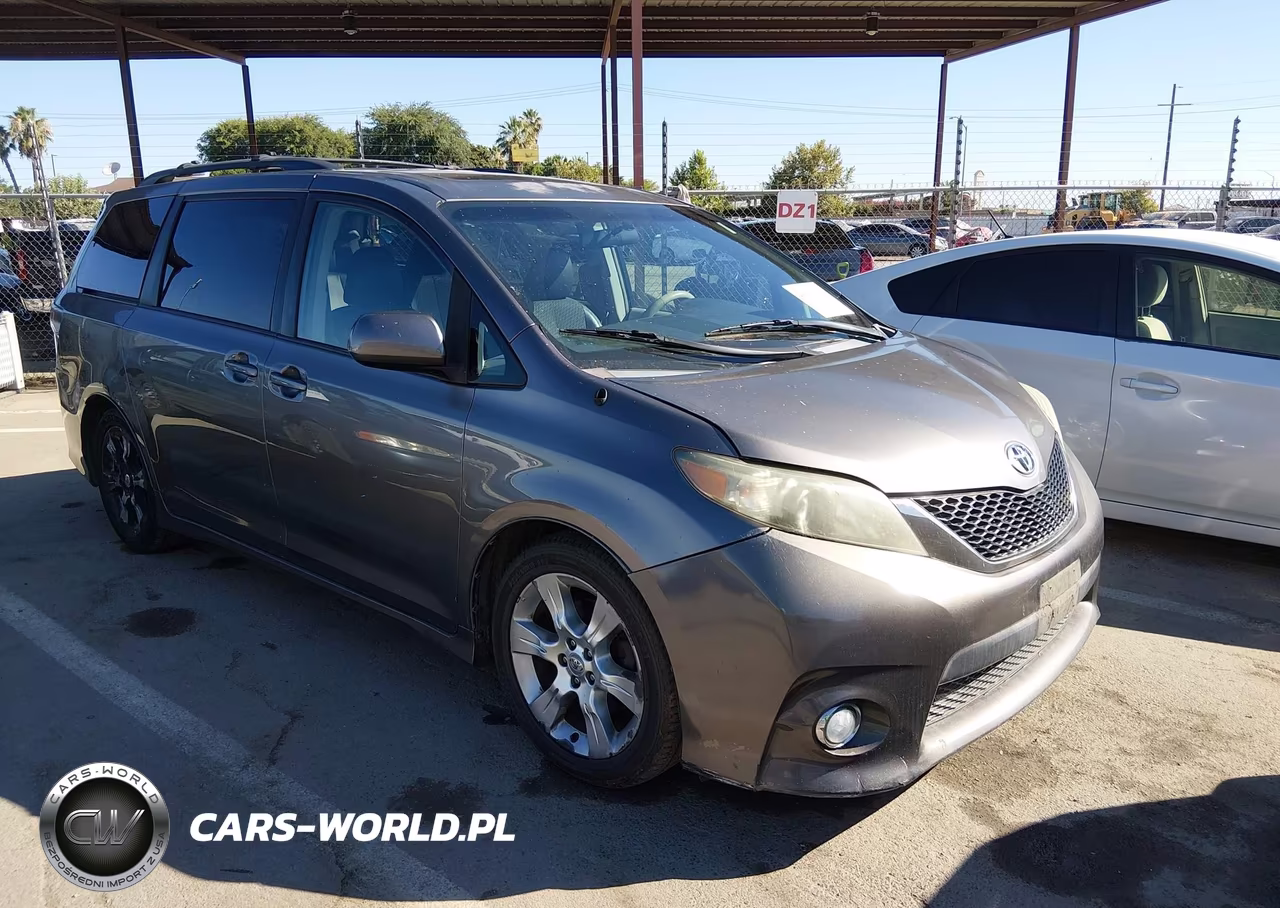 2011 Toyota Sienna Se – zdjęcie 1 z 16