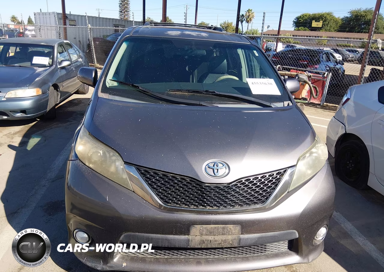 2011 Toyota Sienna Se VIN:5TDXK3DC9BS035618 - 12