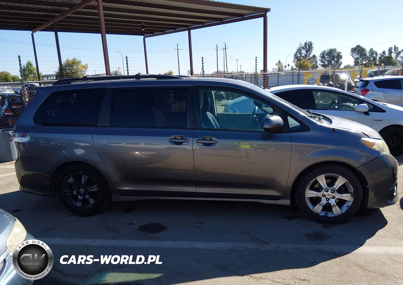 2011 Toyota Sienna Se VIN:5TDXK3DC9BS035618 - 13