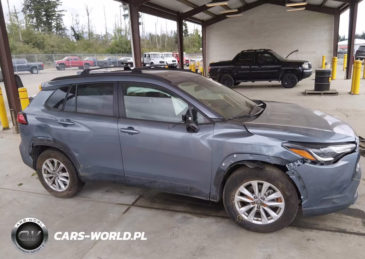 2022 Toyota Corolla Cross Le VIN:7MUBAABG9NV036446 - 13