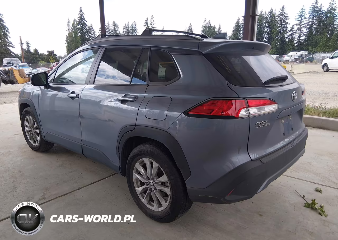 2022 Toyota Corolla Cross Le VIN:7MUBAABG9NV036446 - 3
