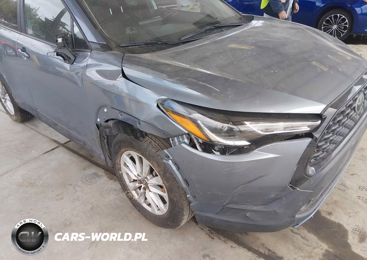 2022 Toyota Corolla Cross Le VIN:7MUBAABG9NV036446 - 6