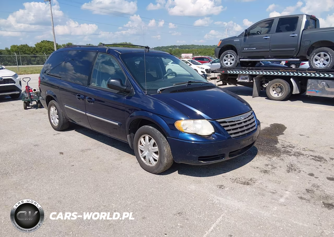 2005 Chrysler Town & Country Touring