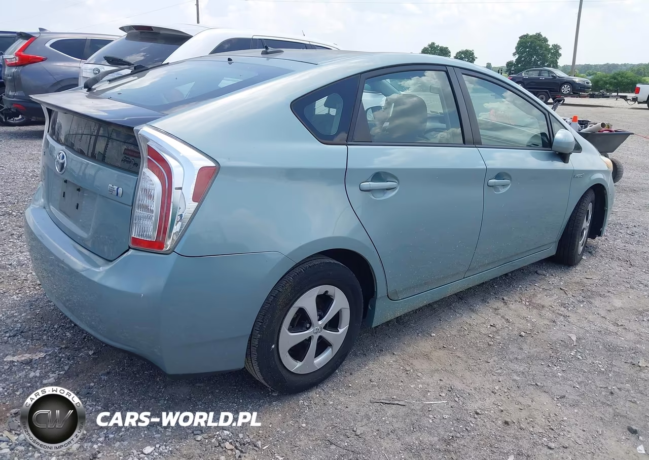2012 Toyota Prius Three VIN:JTDKN3DU3C1483085 - 4