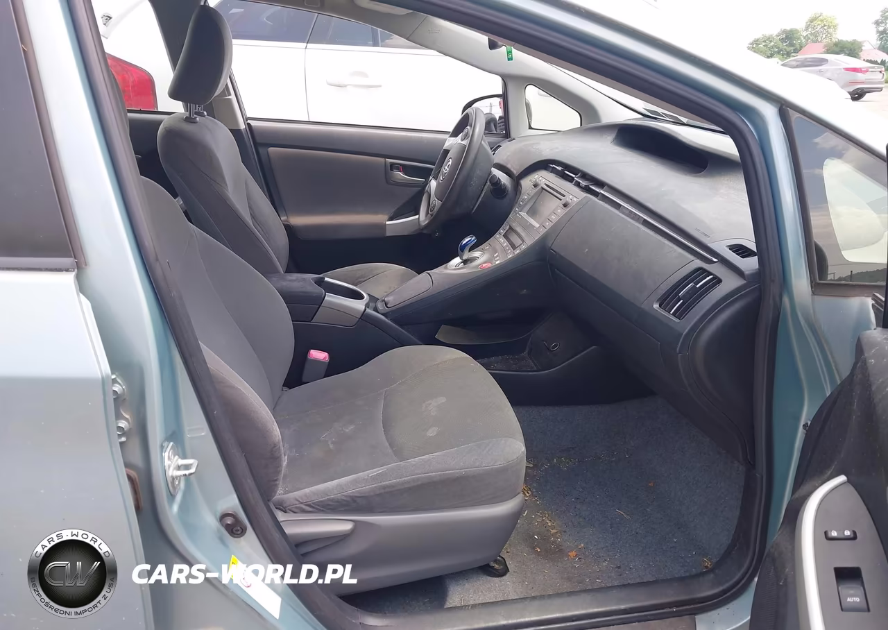 2012 Toyota Prius Three VIN:JTDKN3DU3C1483085 - 5