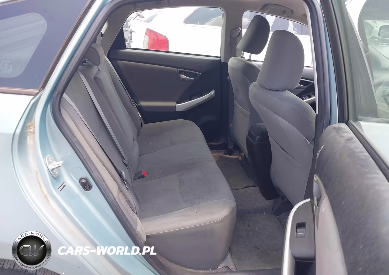 2012 Toyota Prius Three VIN:JTDKN3DU3C1483085 - 8