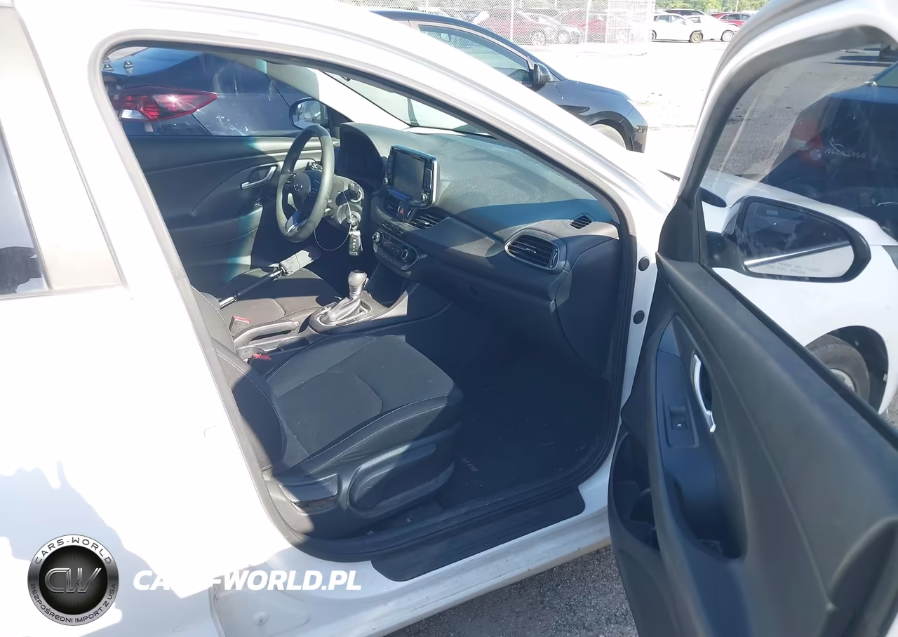 2018 Hyundai Elantra Gt VIN:KMHH35LE6JU062863 - 5