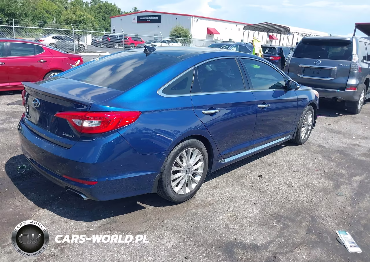 2015 Hyundai Sonata Limited VIN:5NPE34AF9FH150885 - 4