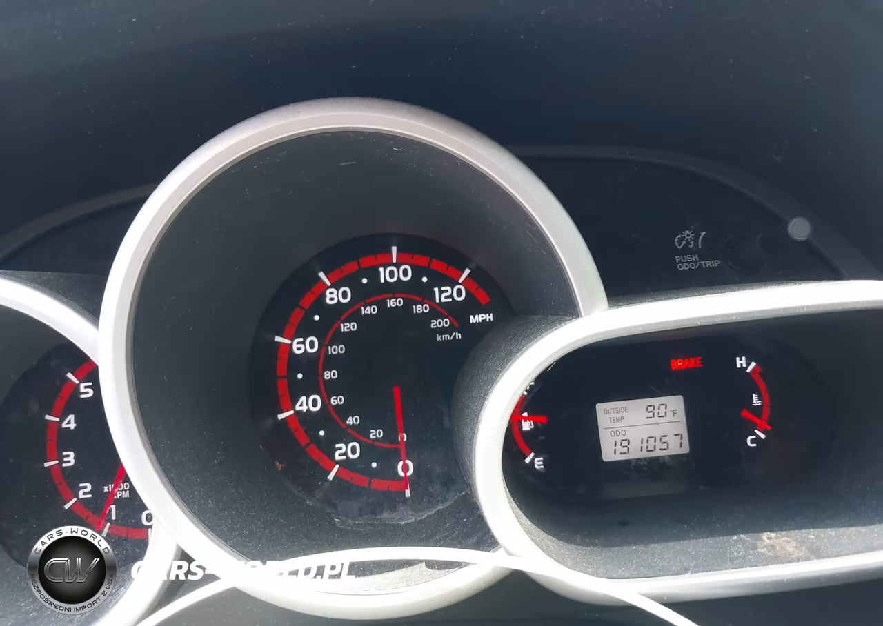 2010 Pontiac Vibe VIN:5Y2SL6E84AZ401792 - 7