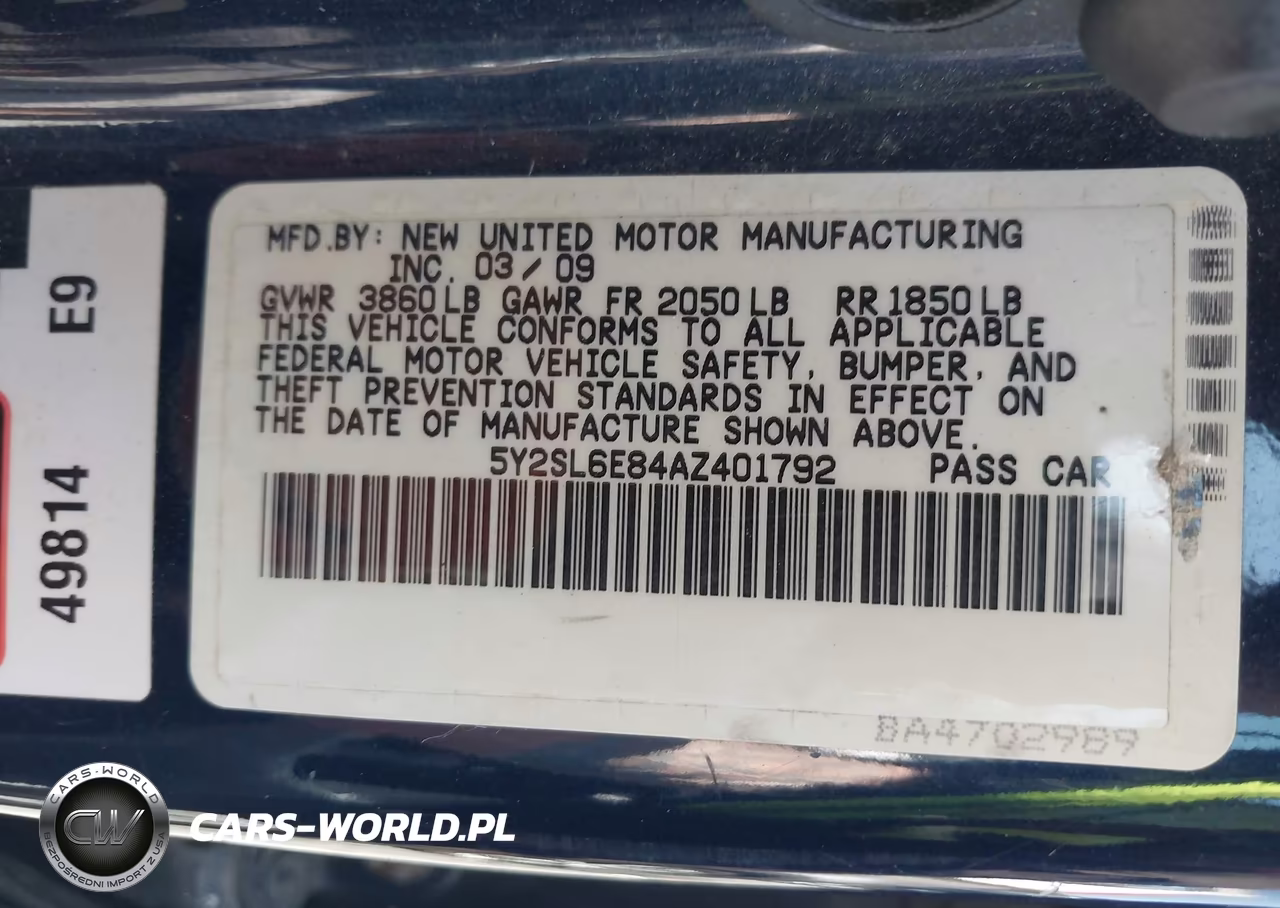2010 Pontiac Vibe VIN:5Y2SL6E84AZ401792 - 9