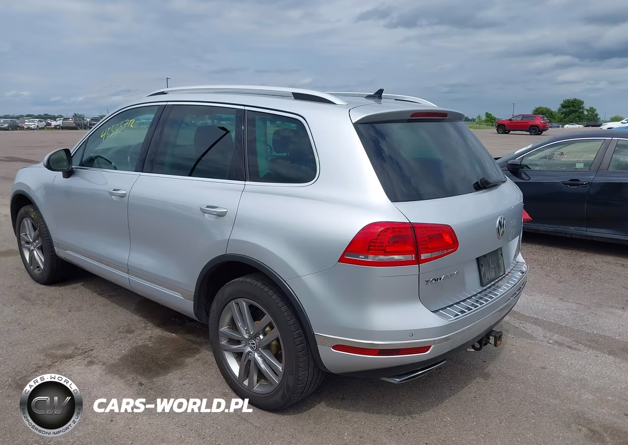 2015 Volkswagen Touareg Tdi Lux VIN:WVGEP9BP5FD002114 - 3