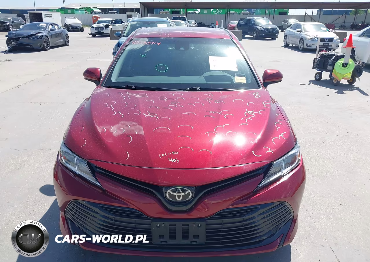 2018 Toyota Camry Le VIN:4T1B11HK2JU605838 - 12