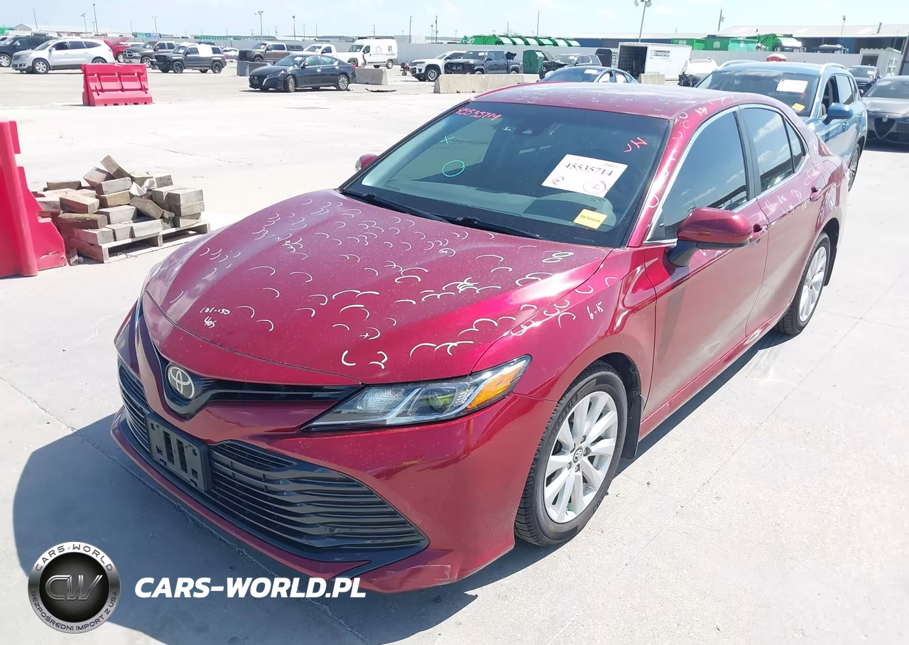 2018 Toyota Camry Le VIN:4T1B11HK2JU605838 - 2
