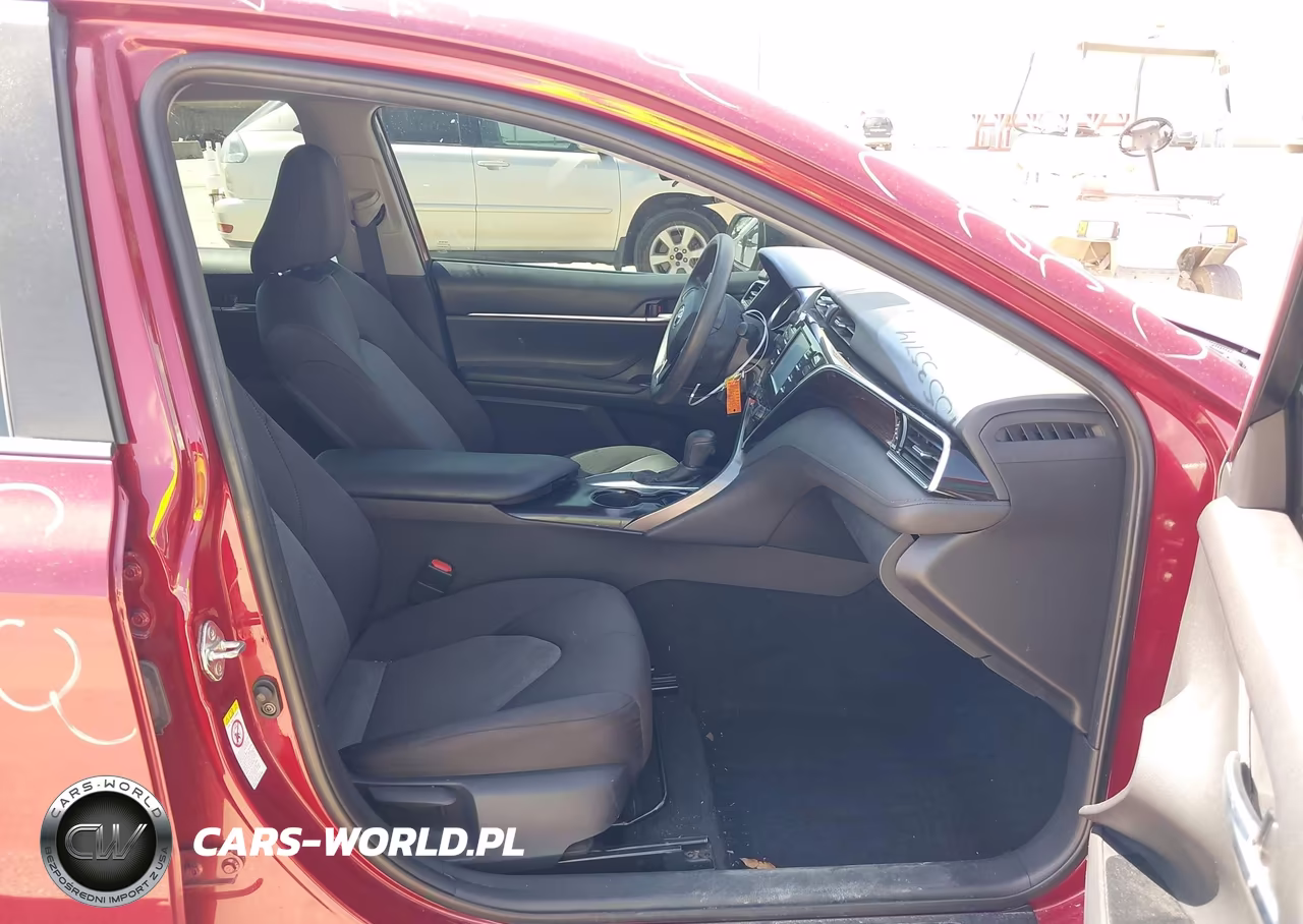 2018 Toyota Camry Le VIN:4T1B11HK2JU605838 - 5
