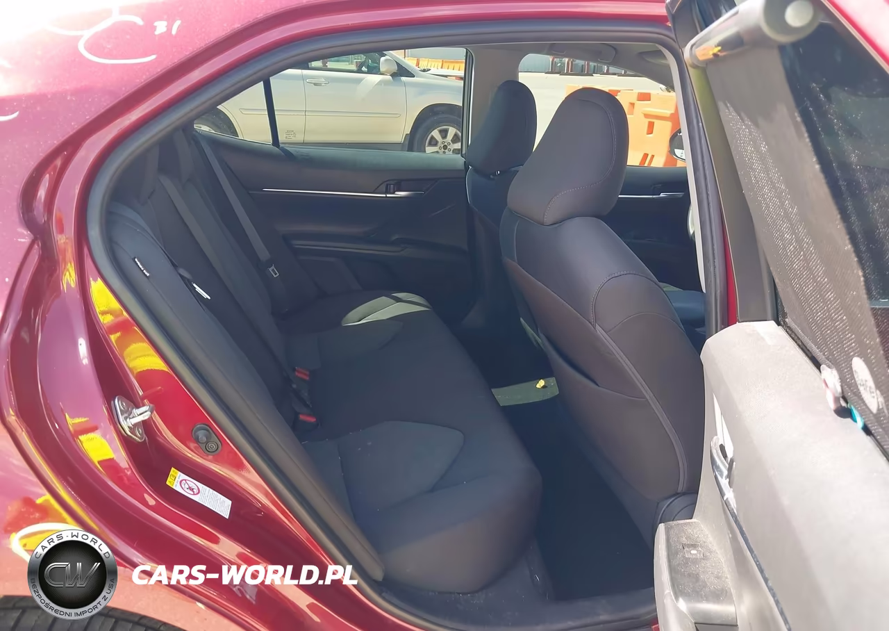 2018 Toyota Camry Le VIN:4T1B11HK2JU605838 - 8