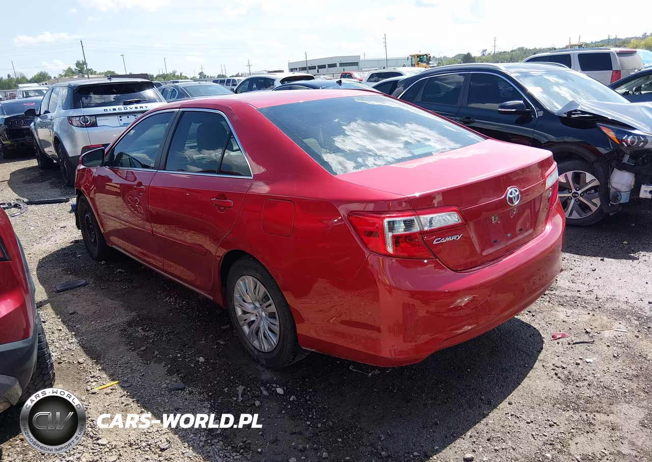 2013 Toyota Camry Le VIN:4T4BF1FK3DR328051 - 3
