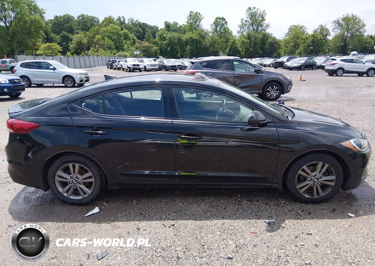 2018 Hyundai Elantra Value Edition VIN:5NPD84LF3JH362457 - 13