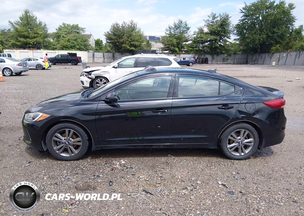 2018 Hyundai Elantra Value Edition VIN:5NPD84LF3JH362457 - 14