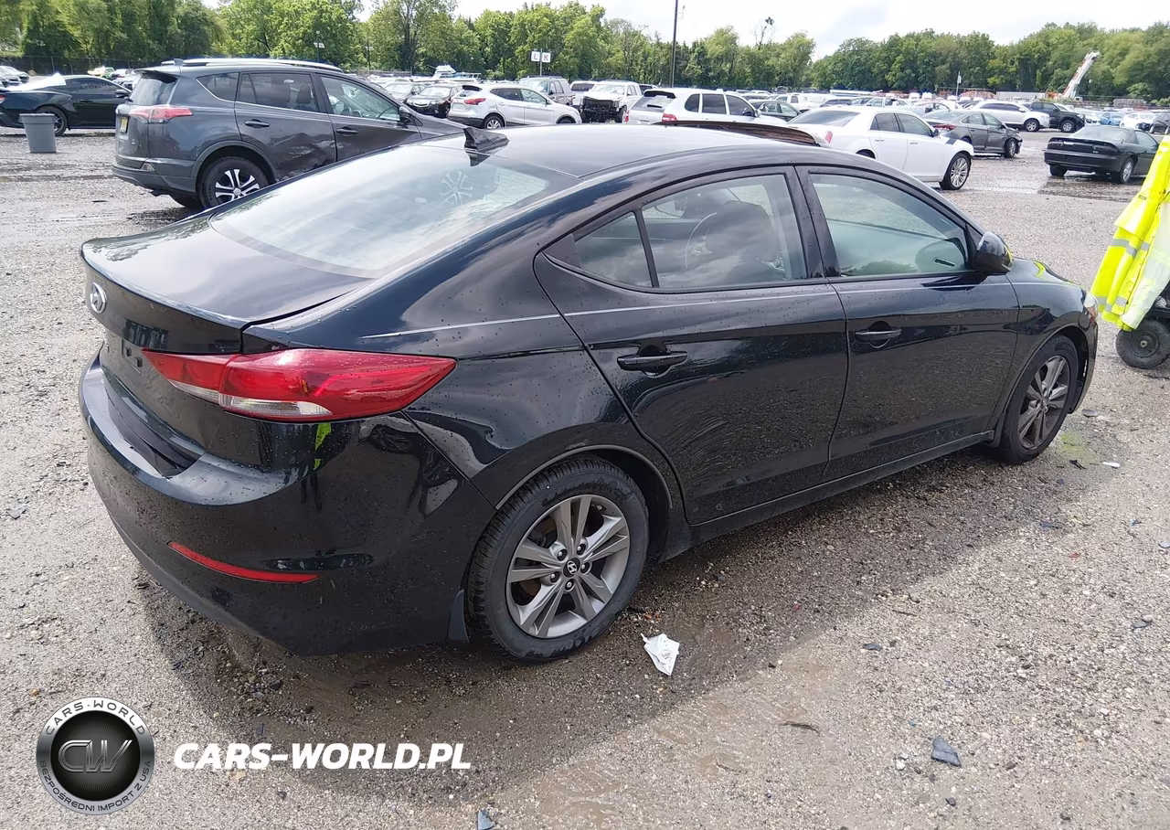 2018 Hyundai Elantra Value Edition VIN:5NPD84LF3JH362457 - 4