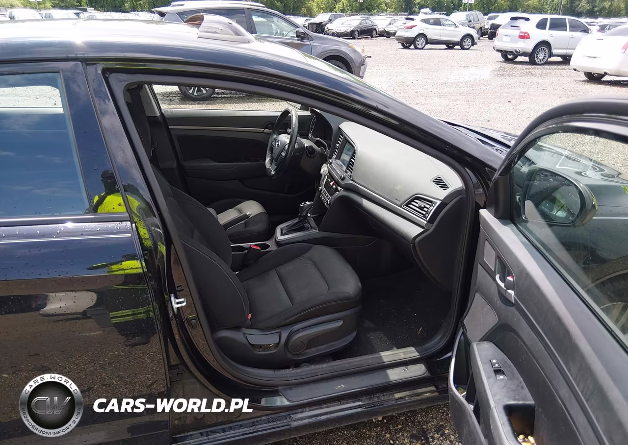 2018 Hyundai Elantra Value Edition VIN:5NPD84LF3JH362457 - 5