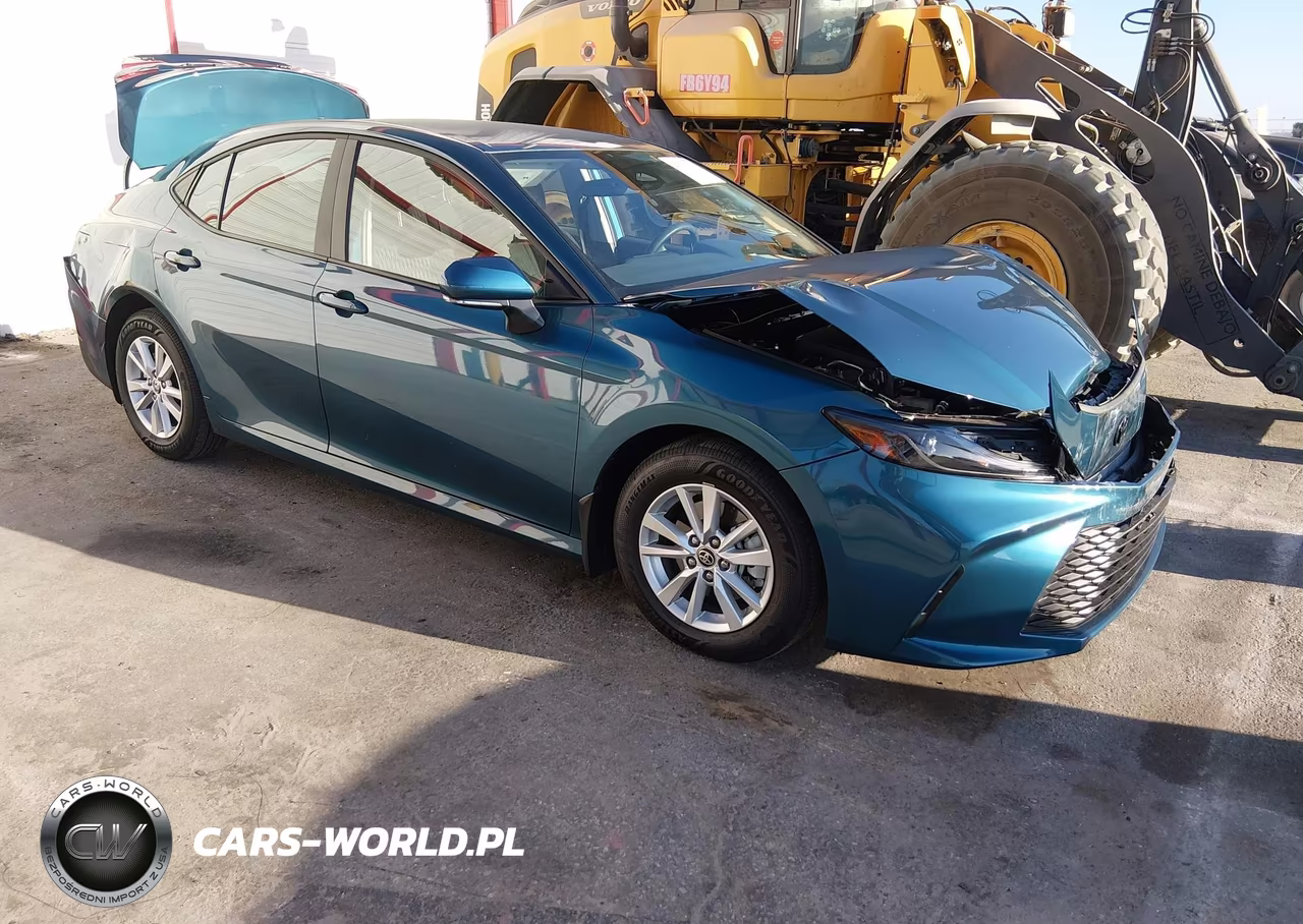2025 Toyota Camry Le – zdjęcie 1 z 17